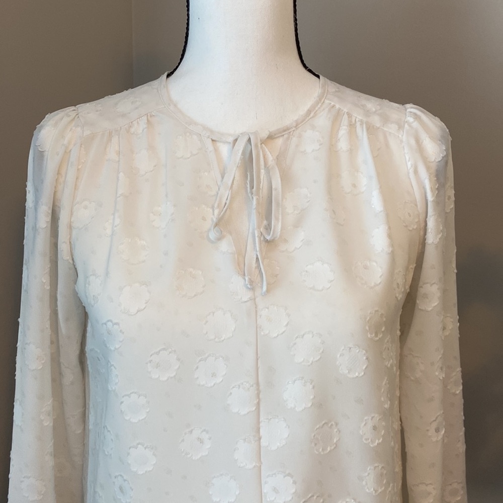 Loft Textured Blouse - Picture 3 of 8
